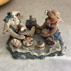 Boyds Bears Charming Picnic Scene Figurine 1993- numbered